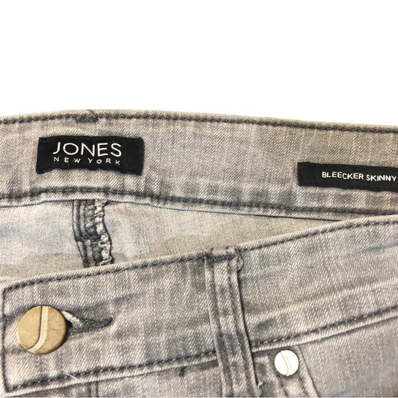 Jones New York Grey Jeans - Picture 3 of 4